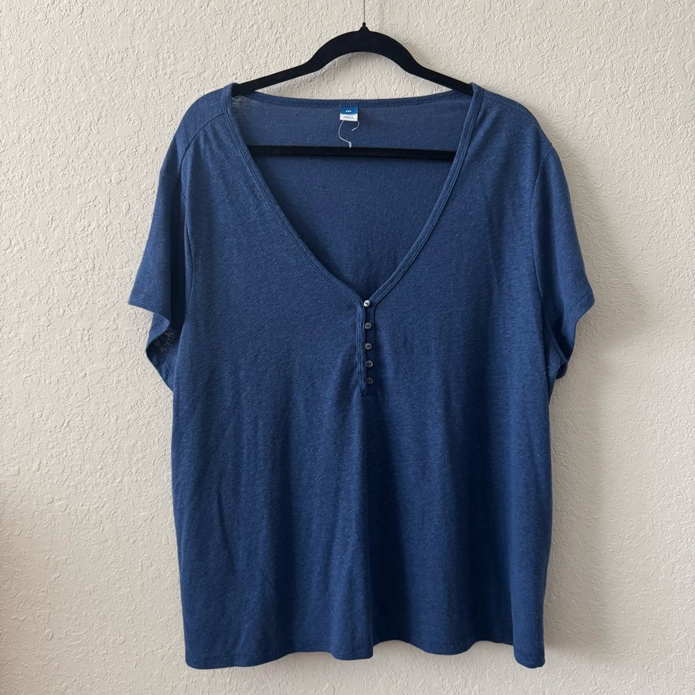 NWOT Women's Navy Blue V-Neck Button Top